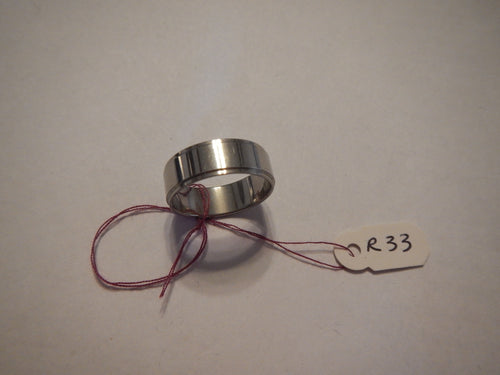 Ring R33 Size 8.5