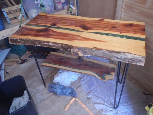 Live Edge River Flow Table T01