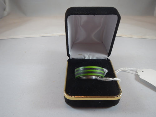 Slated wood Ring size 8   R21