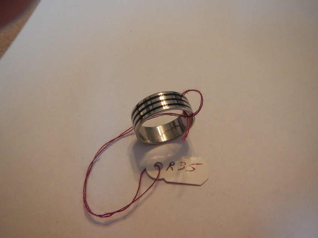 Triple line inlaid Ring R35 Size 7